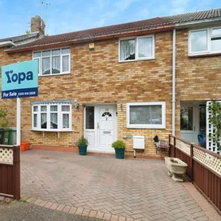 Buy this 3 bed townhouse on unnamed road in Basildon, SS16 5DH