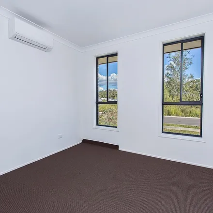 Image 3 - Kokoda Road, Morisset NSW 2264, Australia - Duplex for rent