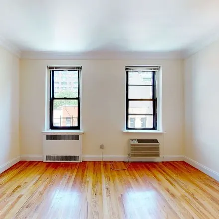 Rent this 2 bed apartment on 128 Thompson St