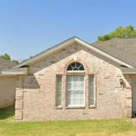 Rent this 3 bed house on 810 Nimitz St