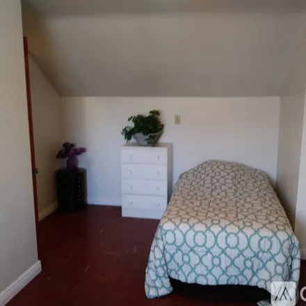 Rent this 1 bed apartment on Vine St