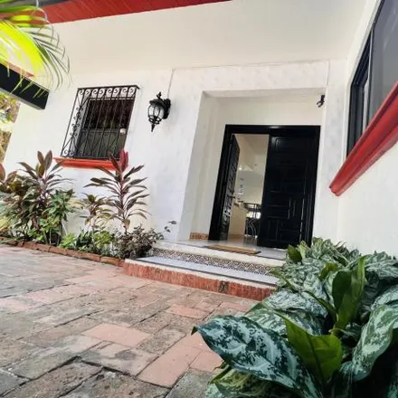 Buy this 4 bed house on unnamed road in 39300 Acapulco, GRO