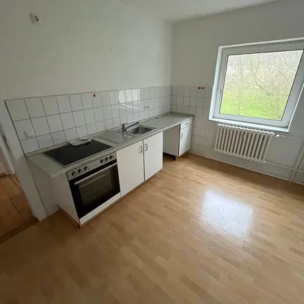 Rent this 3 bed apartment on Havemeisterstraße 17 in 24148 Kiel, Germany