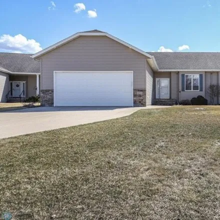 Buy this 3 bed townhouse on 795 43rd Avenue South in Moorhead, MN 56560