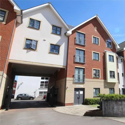 Rent this 2 bed apartment on Lion Street in Portsmouth, PO1 3AW