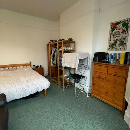 Rent this 6 bed apartment on Beaumont Road in Plymouth, PL4 9RG