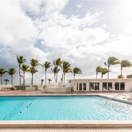 Buy this studio townhouse on 5005 Collins Ave #808