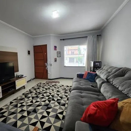 Buy this 3 bed house on Avenida Doutor Eduardo Cotching in Vila Formosa, São Paulo - SP