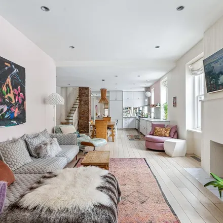 Rent this 4 bed apartment on 236 6th Avenue in New York, NY 11215