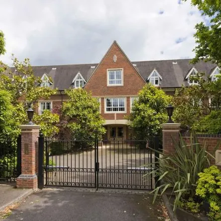 Image 5 - 1-27 Manor Court, Weybridge, KT13 8RF, United Kingdom - Apartment for rent