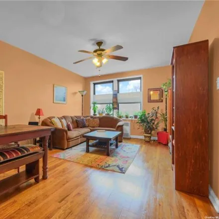 Image 4 - 25-15 Union Street, New York, NY 11354, USA - Apartment for sale