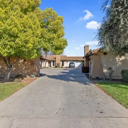 Buy this 9 bed house on Walnut & Colonial in West Walnut Avenue, Visalia
