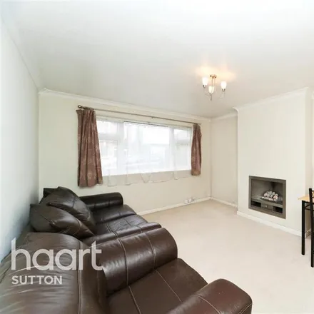 Rent this 2 bed apartment on St James Avenue in London, SM1 2TQ