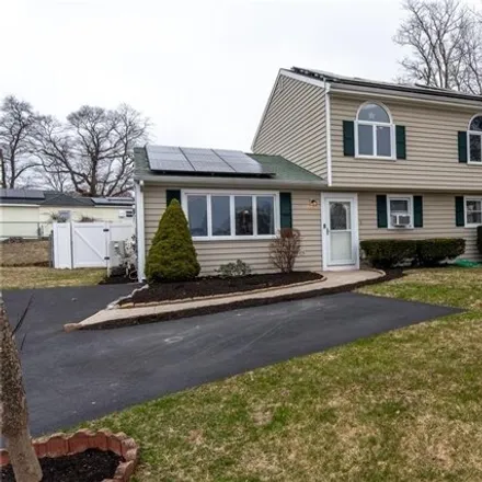 Buy this 4 bed house on 1 Canfield Court in Warwick, RI 02889
