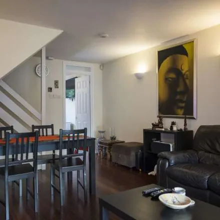 Rent this 4 bed apartment on unnamed road in London, W5 4YQ