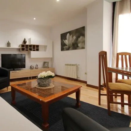 Rent this 3 bed apartment on Madrid in Calle de Valderribas, 81