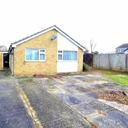 Buy this 4 bed house on Blenheim Drive in Ducklington, OX28 5LN