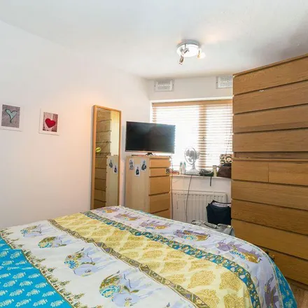 Rent this 1 bed apartment on University of Sheffield in Western Bank, Sheffield