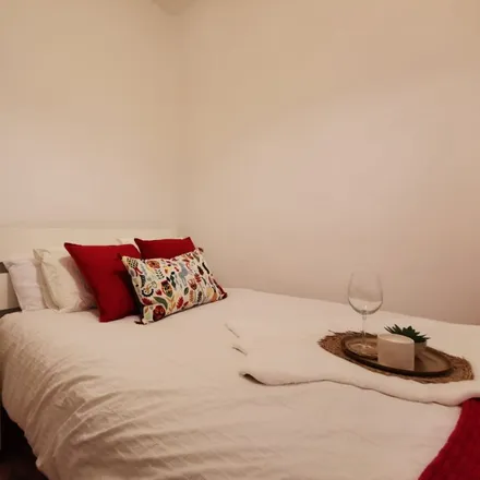 Rent this 11 bed room on Calle Preciados in 42, 28013 Madrid