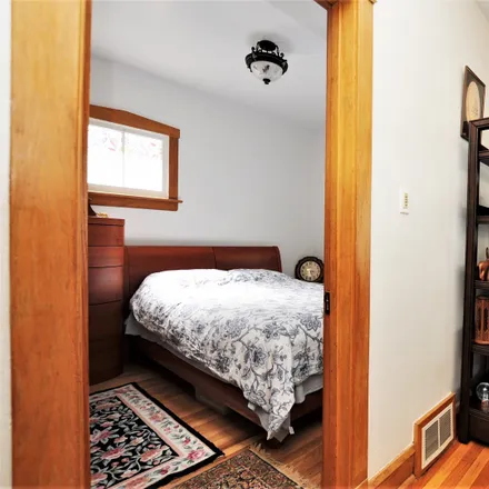 Image 4 - 5331 West Warwick Avenue, Chicago, IL 60634, USA - House for sale