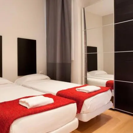 Rent this 1 bed apartment on Carrer de la Diputació in 184-186, 08013 Barcelona