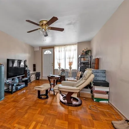 Image 5 - 400 E. 17thStreet, 400 East 17th Street, New York, NY 11226, USA - Condo for sale