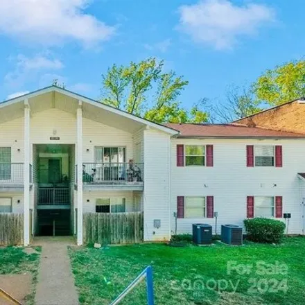 Buy this 2 bed condo on 7986 Shady Oak Trail in Sharonbrook, Charlotte