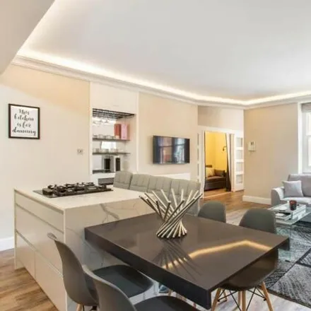Image 2 - Burnham Court, Moscow Road, London, W2 4SW, United Kingdom - Apartment for rent