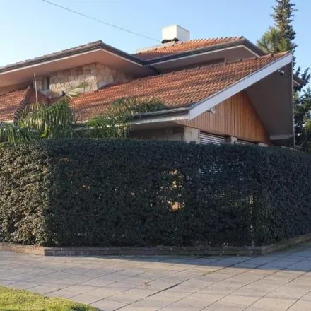 Buy this 4 bed house on Aristóbulo del Valle 896 in Quilmes Este, Quilmes