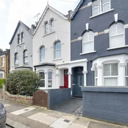 Buy this 4 bed townhouse on Parkhurst Road in London, N11 3EP
