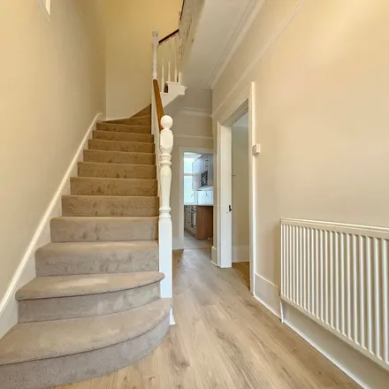 Image 5 - Lodge Road, London, NW4 4DG, United Kingdom - Townhouse for rent