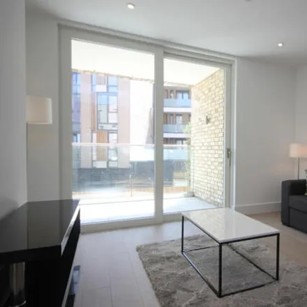 Buy this 1 bed apartment on Claremont House in 28 Quebec Way, London