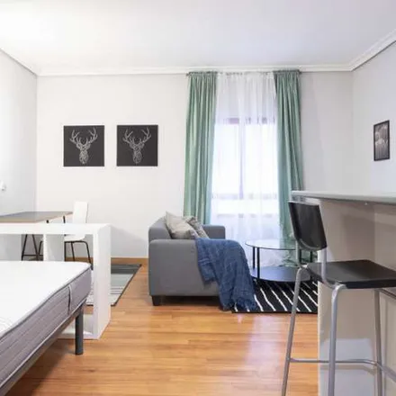 Image 3 - Quality Care, Calle de Amaniel, 28015 Madrid, Spain - Apartment for rent
