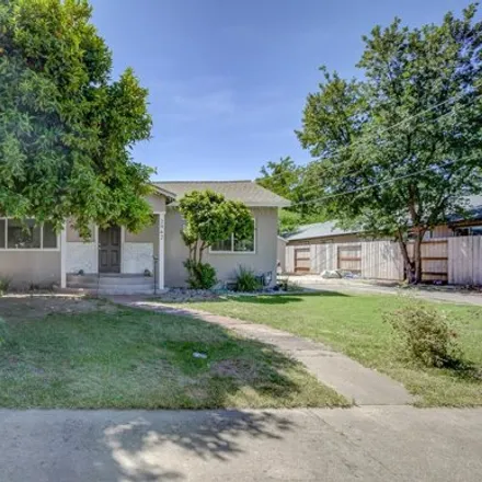 Buy this 3 bed house on 2964 Lanning Avenue in Redding, CA 96001