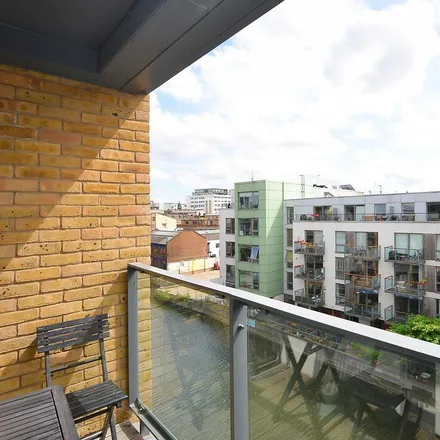 Image 9 - Reliance Wharf, Regent's Canal towpath, De Beauvoir Town, London, N1 5RY, United Kingdom - Apartment for rent