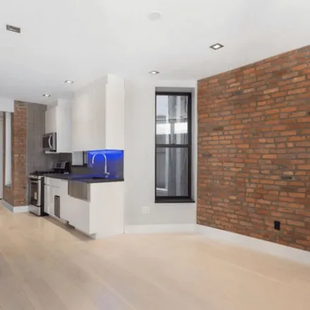 Rent this 4 bed apartment on P.S. 140 Nathan Straus in Rivington Street, New York