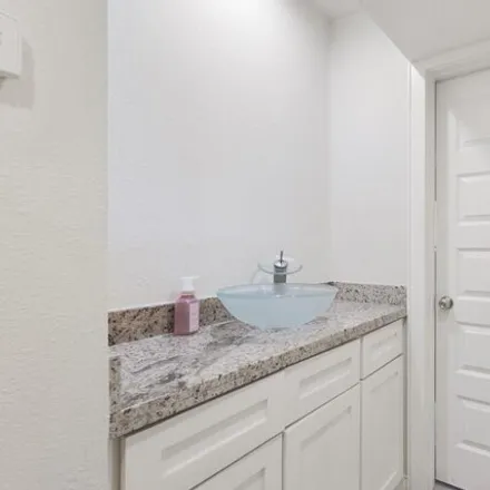 Image 6 - West University Boulevard, Brownsville, TX 78520, USA - Condo for sale