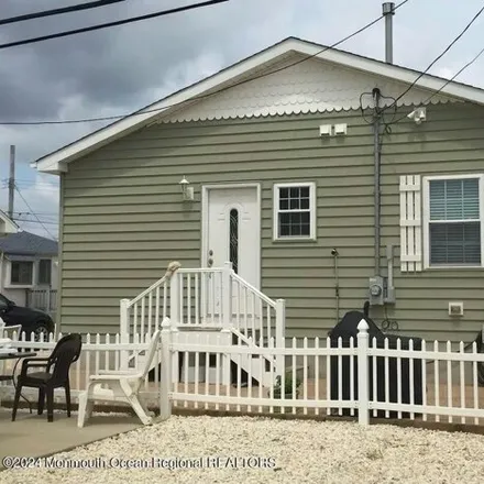 Image 1 - 31 East Plover Way, Dover Beaches North, Toms River, NJ 08735, USA - House for rent