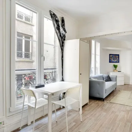 Image 3 - 74 Rue Myrha, 75018 Paris, France - Apartment for rent