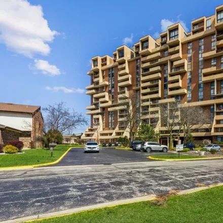 Buy this 2 bed condo on 370 South Dominion Drive in Wood Dale, IL 60191