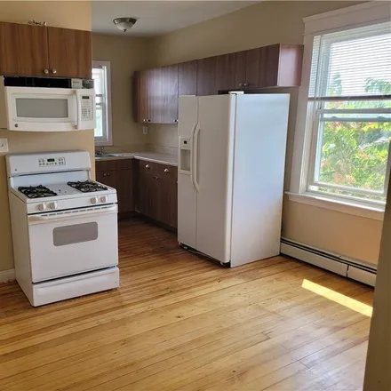 Image 5 - 1506 Elmwood Avenue, Cranston, RI 02910, USA - Apartment for rent