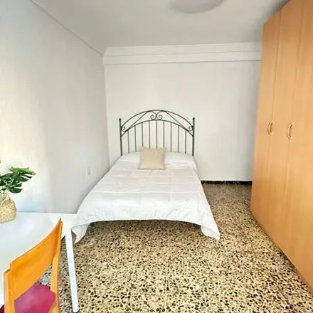 Image 5 - Calle Pilar Sinués y Navarro, 2, 50010 Zaragoza, Spain - Apartment for rent