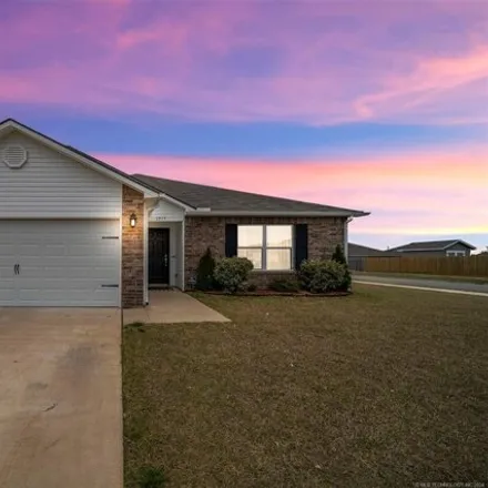 Buy this 3 bed house on East Urbana Place in Broken Arrow, OK 74012