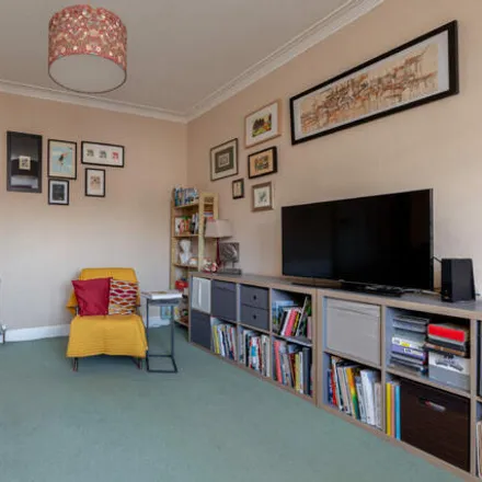 Image 3 - 25 Featherhall Crescent North, City of Edinburgh, EH12 7TY, United Kingdom - House for sale