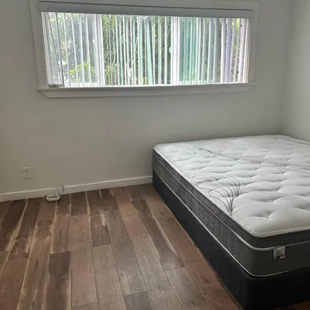 Rent this 1 bed room on 10th Court in Santa Monica, CA 90401