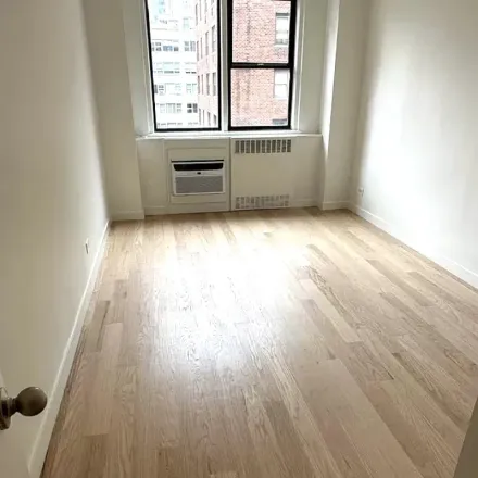 Rent this 1 bed apartment on 435 East 79th Street in New York, NY 10075