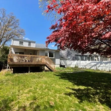 Image 7 - 65 Brown Place, Bergenfield, NJ 07621, USA - House for sale