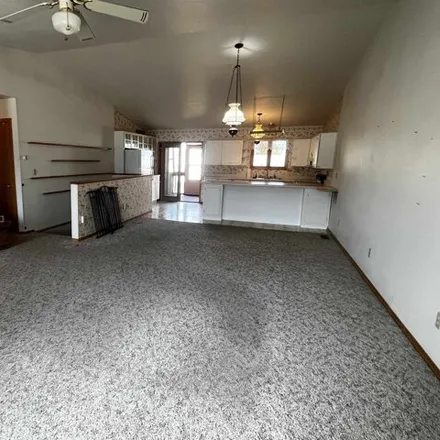 Image 3 - Belle Fourche Veterinary Clinic, Summit Street, Belle Fourche, SD 57717, USA - Townhouse for sale