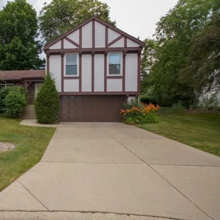 Buy this 4 bed house on 404 Aurora Ct in Vernon Hills, Illinois