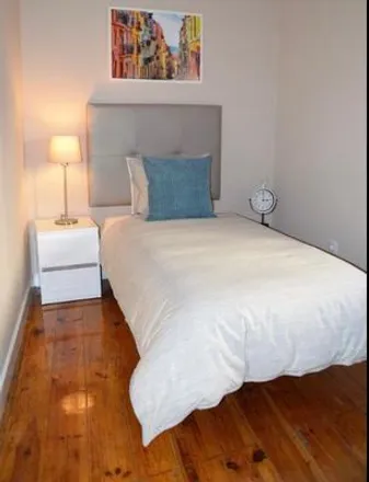 Rent this 5 bed room on Rua António Pedro